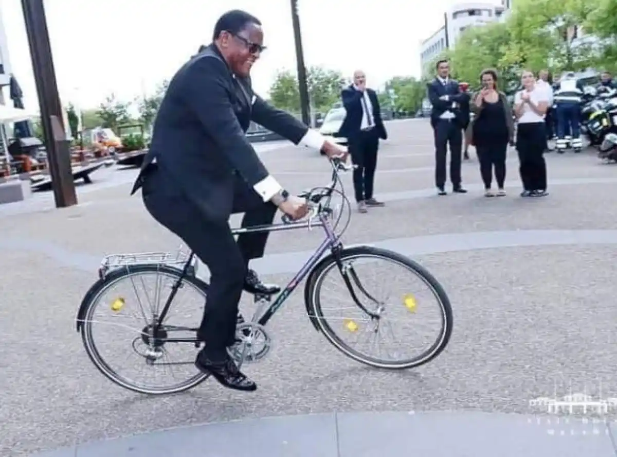 “Government in Disarray: Minister Contradicts President on Report”