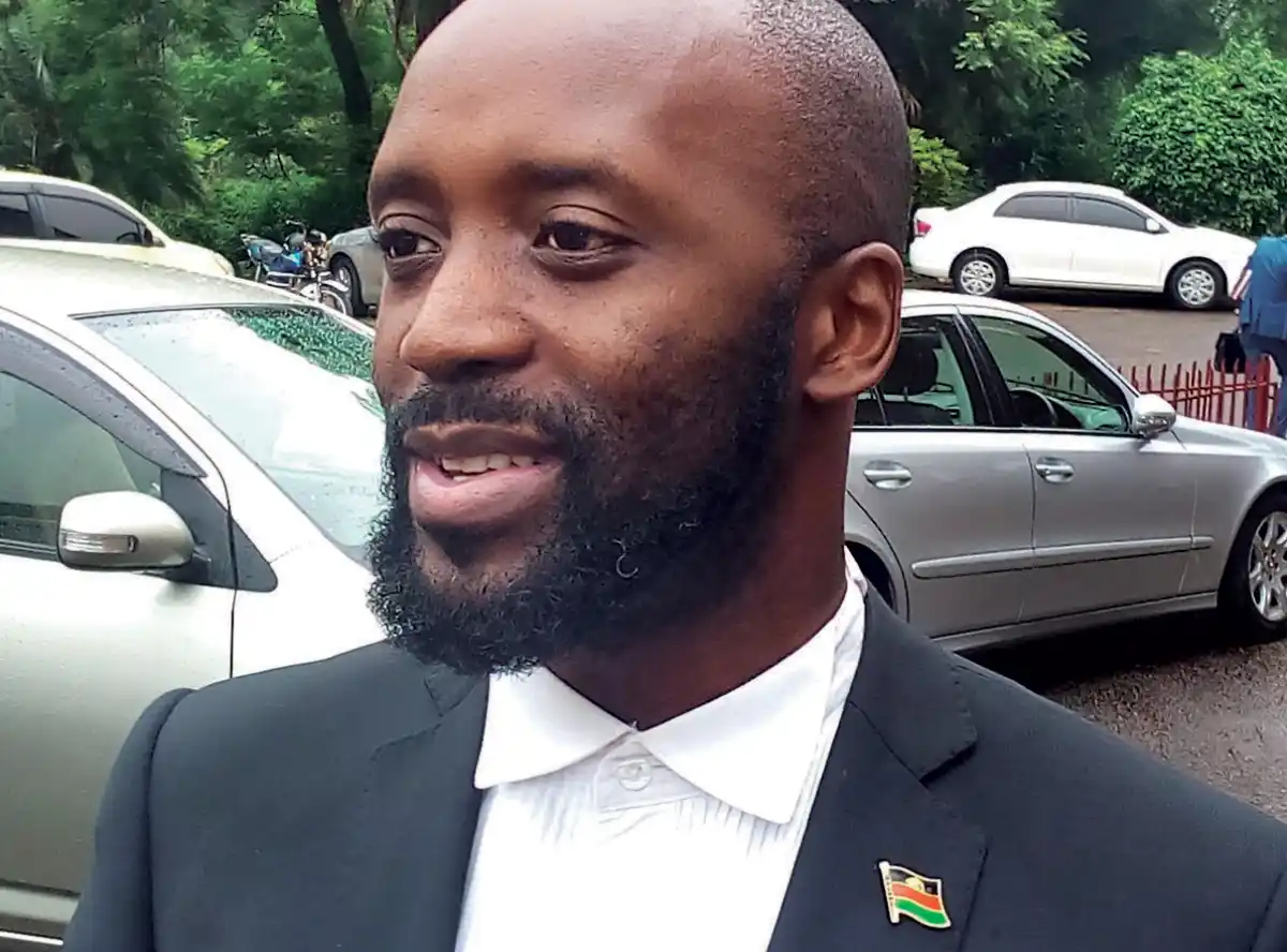 Government shifts posts on passports deal