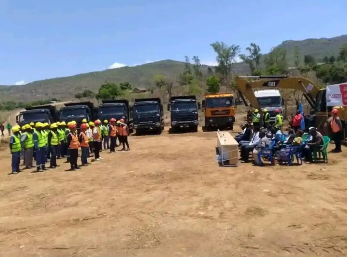 Neno Chiefs laud Chakwera for pumping in K35billion for Neno road construction