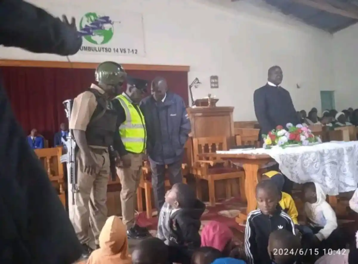 NKHONDO YA MKACHITSI: Mpingo wa Bangwe SDA wagawana zida.