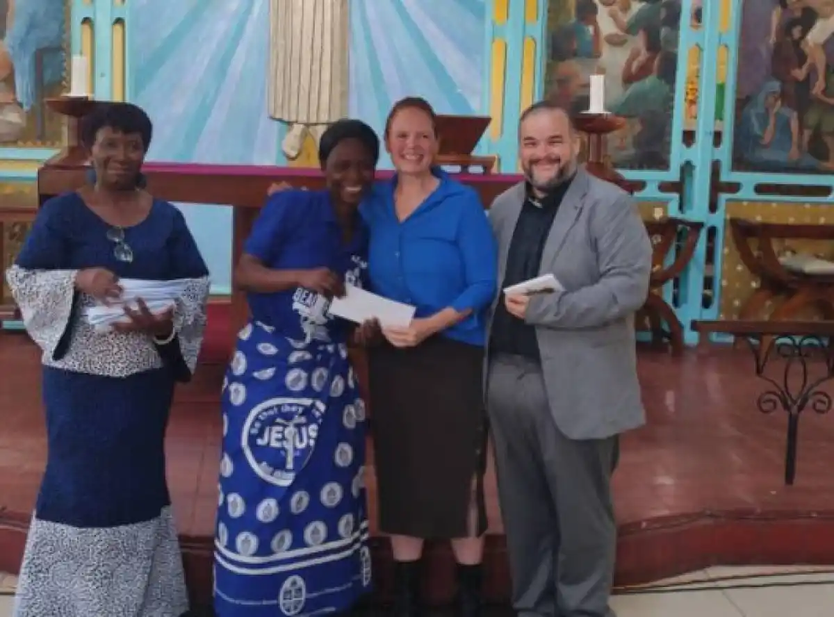 Texas Church aids Anglican clergy spouses with business grants