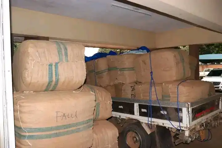 Tobacco smuggling deal foiled